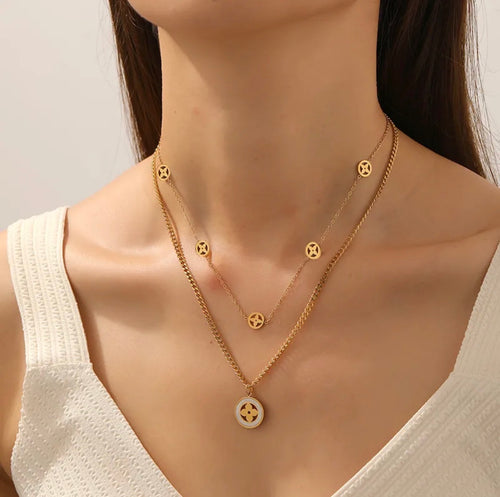 304 Stainless steel Double Layer Chain Vacuum Electroplating (In Furnace) Plated 18K Real Gold Flower , Hollow Versatile Light Luxury Small Flower Shell Necklace For Women